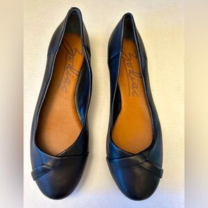 Zodiac Sadie ballet leather black flats NWOB Sz-9.5M. E